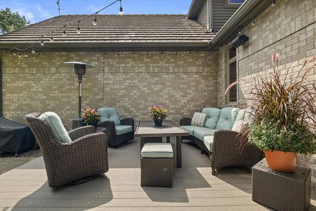 N29W30764 Foxwood DRIVE, Pewaukee, WI 53072