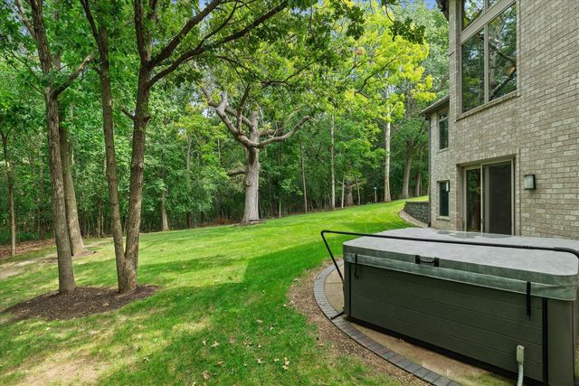 N29W30764 Foxwood DRIVE, Pewaukee, WI 53072