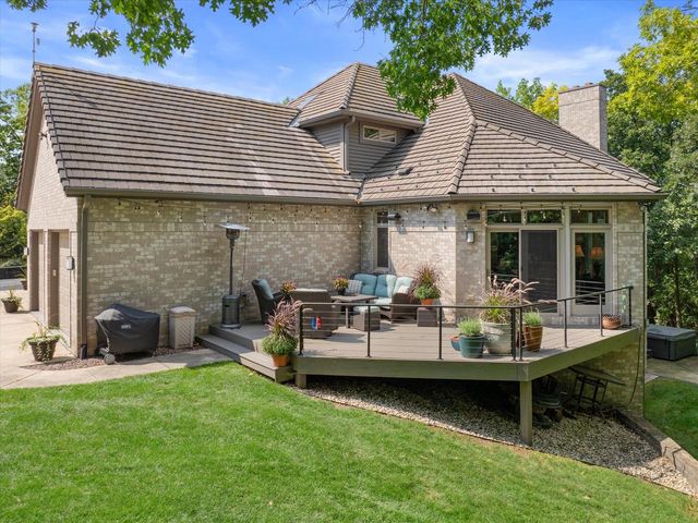 N29W30764 Foxwood DRIVE, Pewaukee, WI 53072