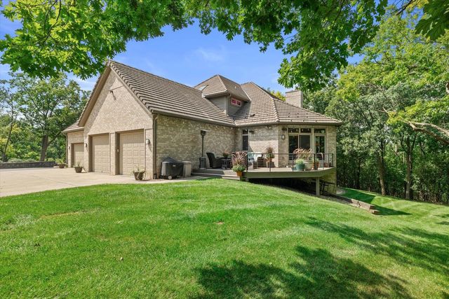 N29W30764 Foxwood DRIVE, Pewaukee, WI 53072