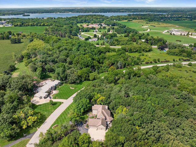 N29W30764 Foxwood DRIVE, Pewaukee, WI 53072