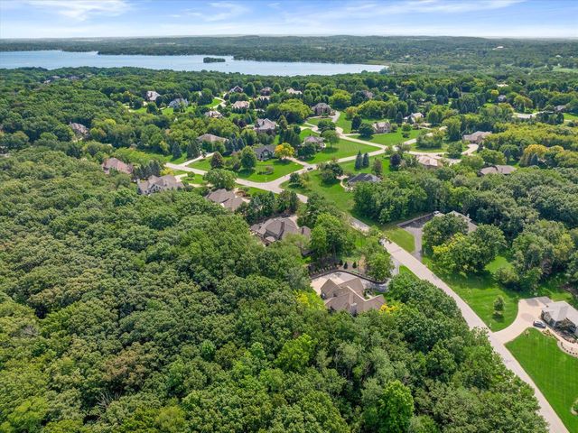 N29W30764 Foxwood DRIVE, Pewaukee, WI 53072
