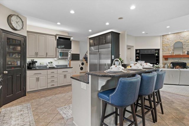 N29W30764 Foxwood DRIVE, Pewaukee, WI 53072