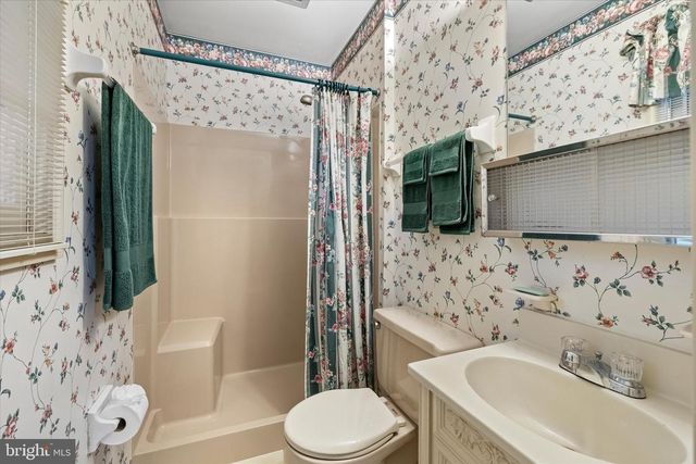 302 ALTOONA DR, Fredericksburg, VA 22401