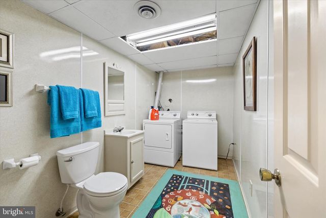302 ALTOONA DR, Fredericksburg, VA 22401