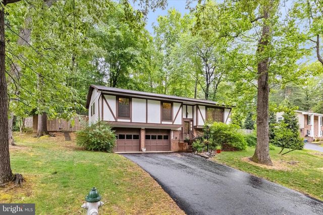 302 ALTOONA DR, Fredericksburg, VA 22401