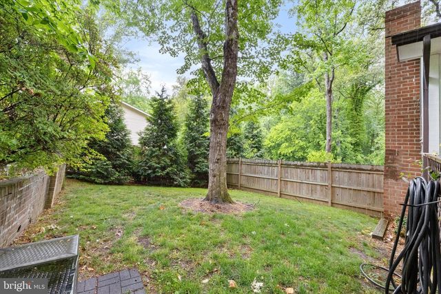 302 ALTOONA DR, Fredericksburg, VA 22401