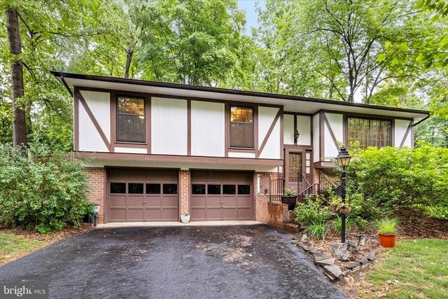 302 ALTOONA DR, Fredericksburg, VA 22401