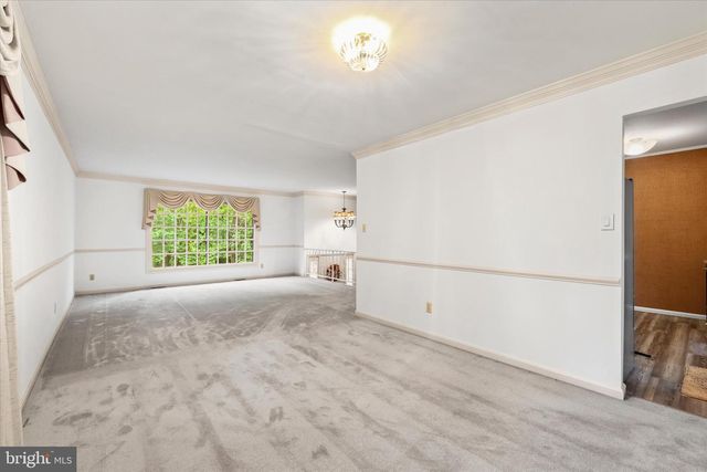 302 ALTOONA DR, Fredericksburg, VA 22401