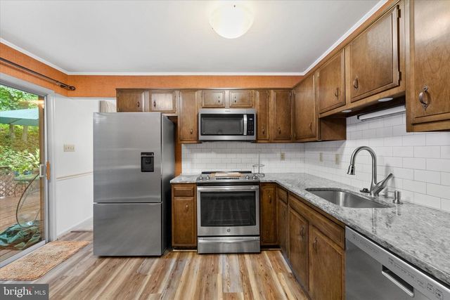 302 ALTOONA DR, Fredericksburg, VA 22401