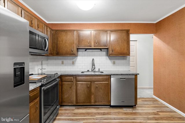 302 ALTOONA DR, Fredericksburg, VA 22401