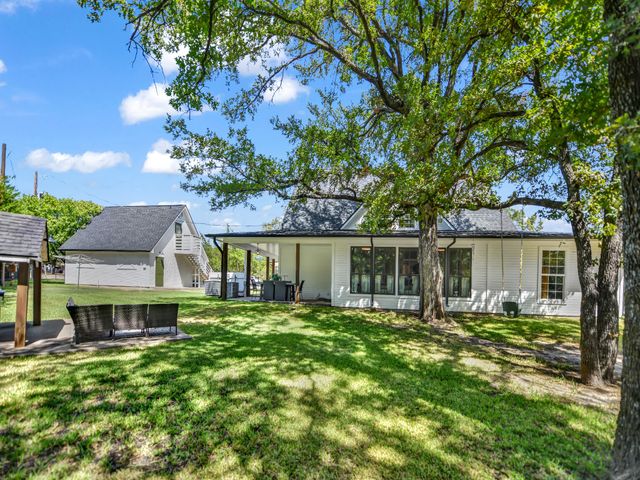 105 Mariah Drive, Weatherford, TX 76087