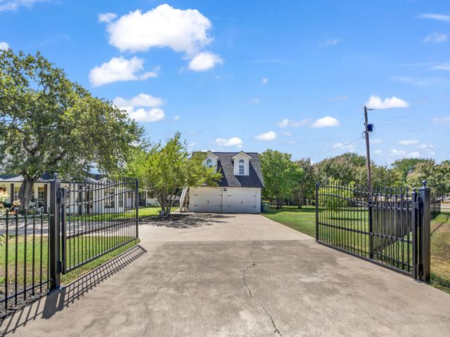 105 Mariah Drive, Weatherford, TX 76087