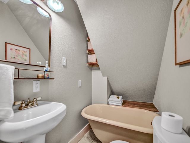105 Mariah Drive, Weatherford, TX 76087