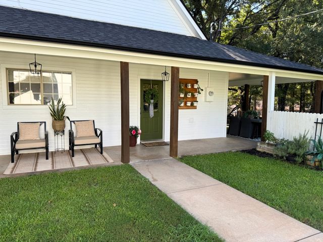 105 Mariah Drive, Weatherford, TX 76087