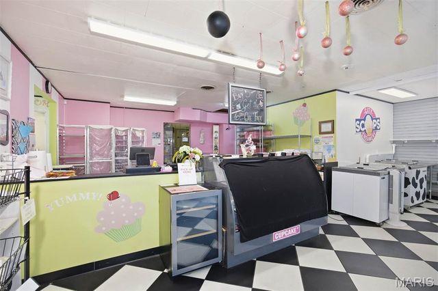 1018 Laurel Street, Highland, IL 62249