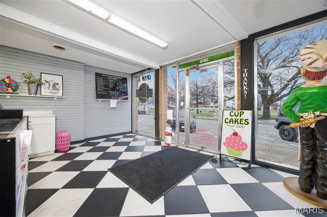 1018 Laurel Street, Highland, IL 62249