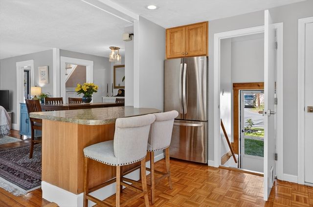 4 Lakeside Drive, Framingham, MA 01702