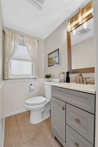 4 Lakeside Drive, Framingham, MA 01702