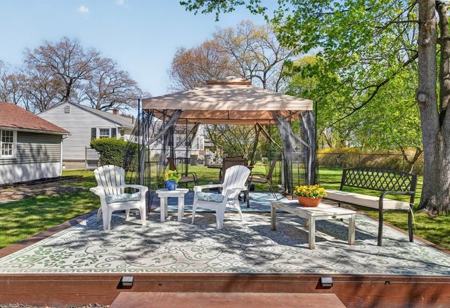 4 Lakeside Drive, Framingham, MA 01702