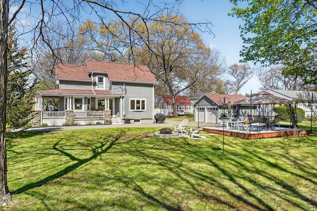 4 Lakeside Drive, Framingham, MA 01702