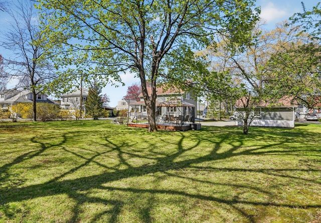 4 Lakeside Drive, Framingham, MA 01702