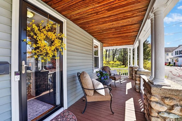 4 Lakeside Drive, Framingham, MA 01702