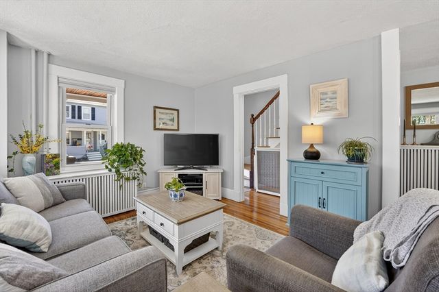 4 Lakeside Drive, Framingham, MA 01702