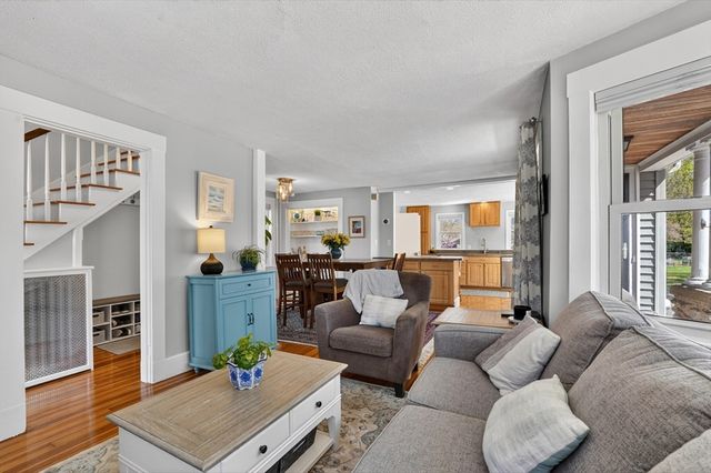 4 Lakeside Drive, Framingham, MA 01702