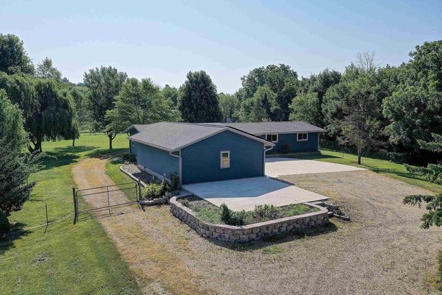 N3562 River Road, Columbus, WI 53925
