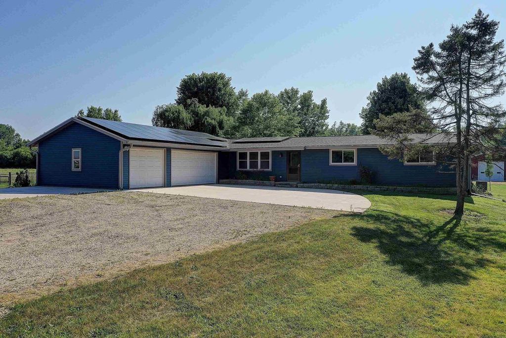 N3562 River Road, Columbus, WI 53925