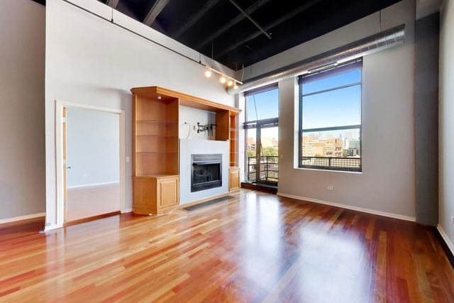 1645 W Ogden Avenue 602, Chicago, IL 60612