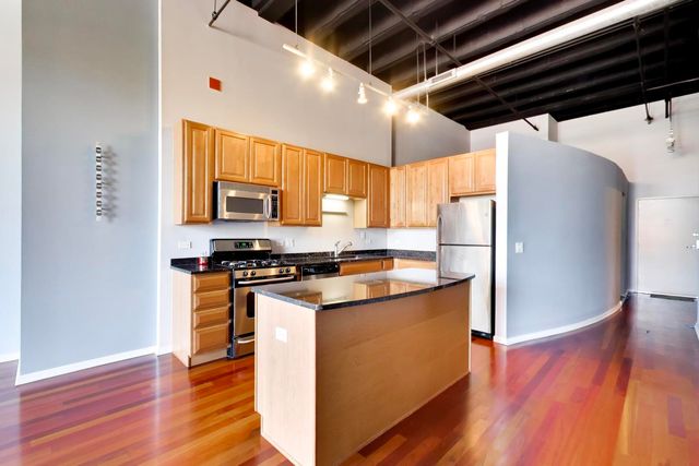 1645 W Ogden Avenue 602, Chicago, IL 60612