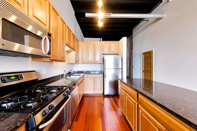 1645 W Ogden Avenue 602, Chicago, IL 60612