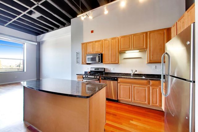 1645 W Ogden Avenue 602, Chicago, IL 60612