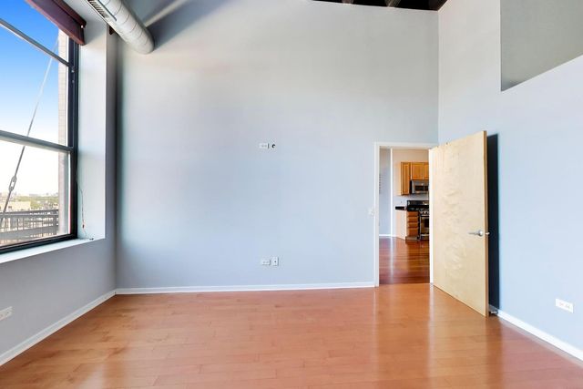 1645 W Ogden Avenue 602, Chicago, IL 60612