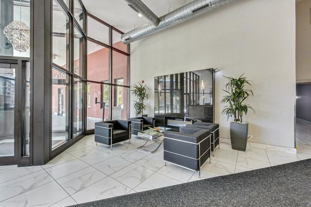 1645 W Ogden Avenue 602, Chicago, IL 60612