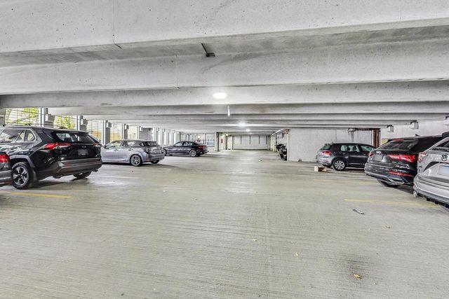 1645 W Ogden Avenue 602, Chicago, IL 60612
