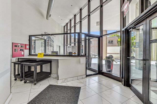 1645 W Ogden Avenue 602, Chicago, IL 60612