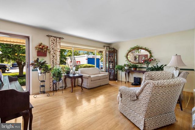 17707 WOODCREST RD, Hagerstown, MD 21740