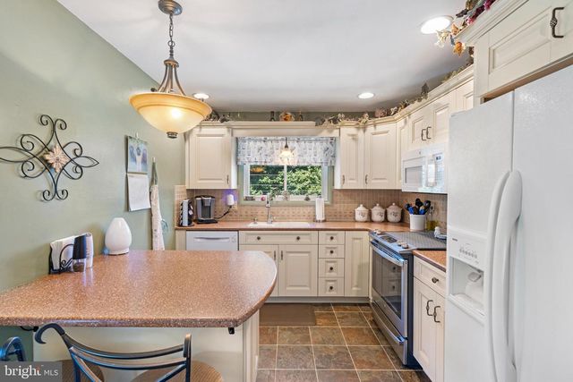 17707 WOODCREST RD, Hagerstown, MD 21740