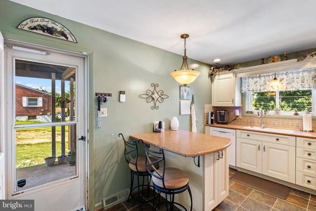 17707 WOODCREST RD, Hagerstown, MD 21740