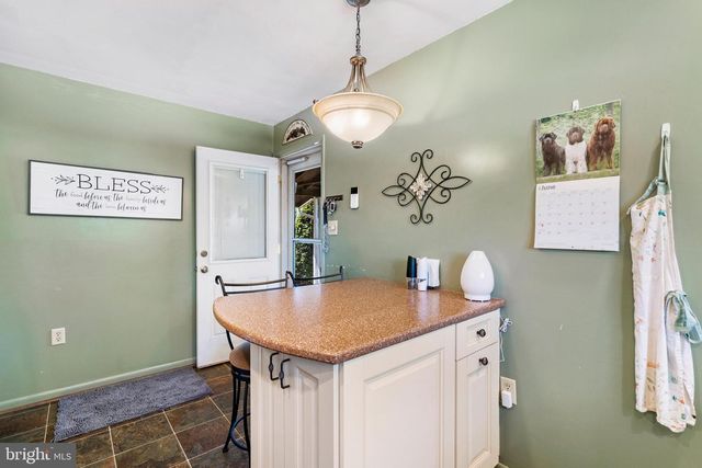 17707 WOODCREST RD, Hagerstown, MD 21740