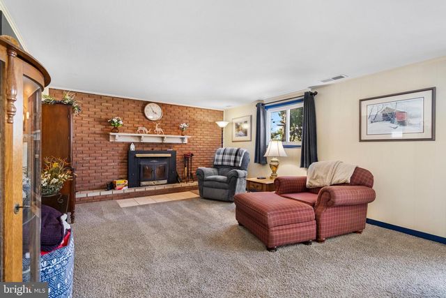 17707 WOODCREST RD, Hagerstown, MD 21740