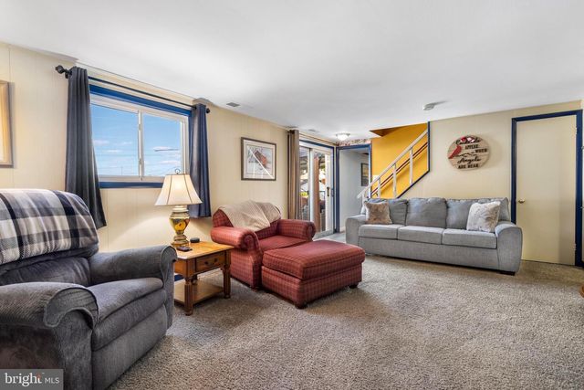 17707 WOODCREST RD, Hagerstown, MD 21740