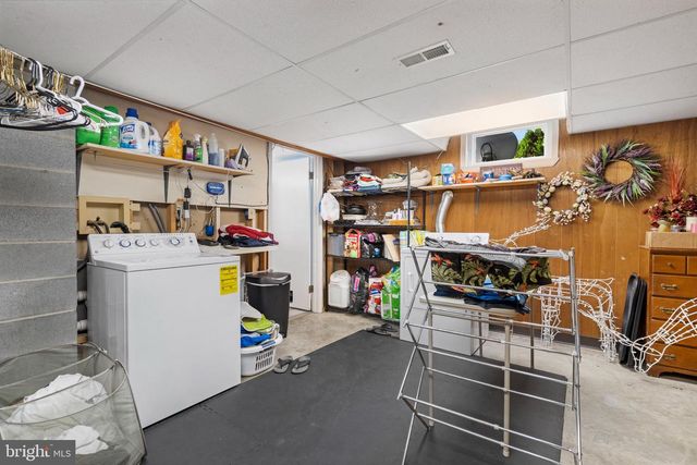 17707 WOODCREST RD, Hagerstown, MD 21740