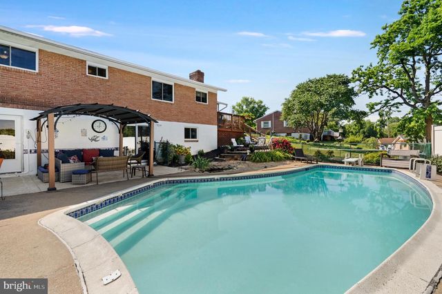 17707 WOODCREST RD, Hagerstown, MD 21740