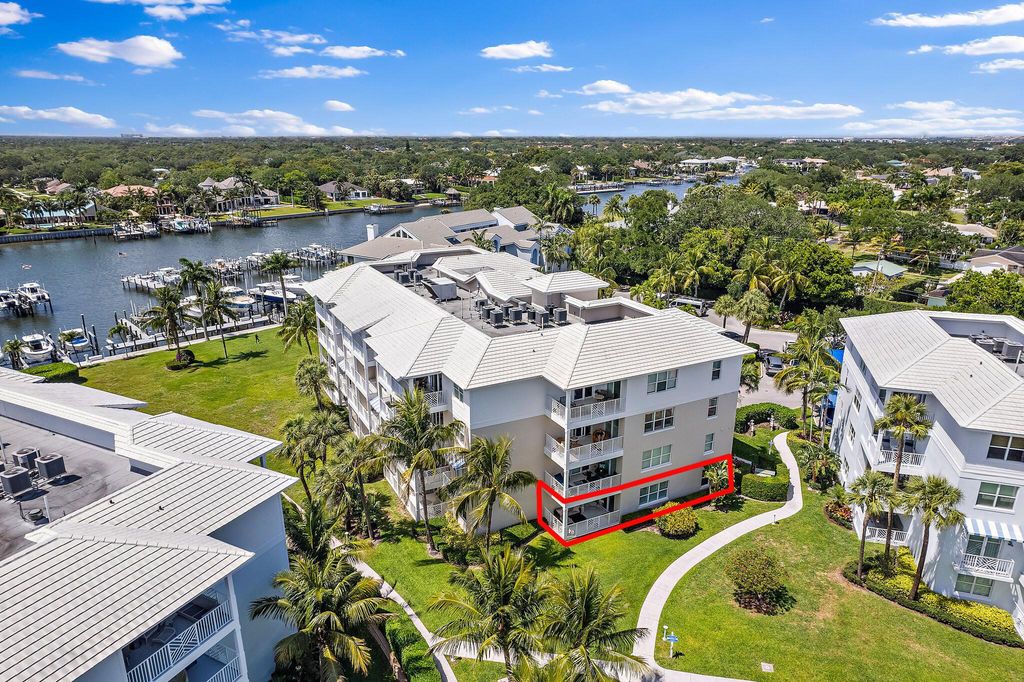 411 Bay Colony Drive N & Slip #32, Juno Beach, FL 33408