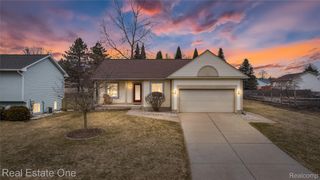 6335 Stonehearth Pass, Grand Blanc Charter Township, MI 48439