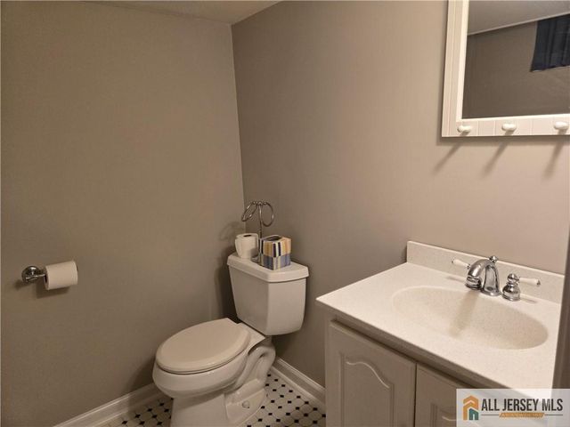 2 Farmingdale Road, East Brunswick, NJ 08816